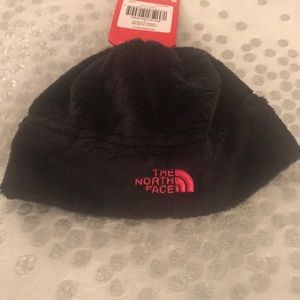North Face kids hat NWT